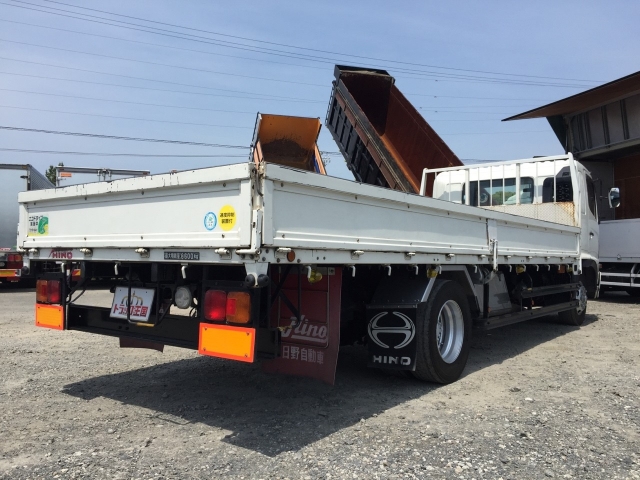 日野レンジャー平ボディ増トン（6t・8t）[写真02]