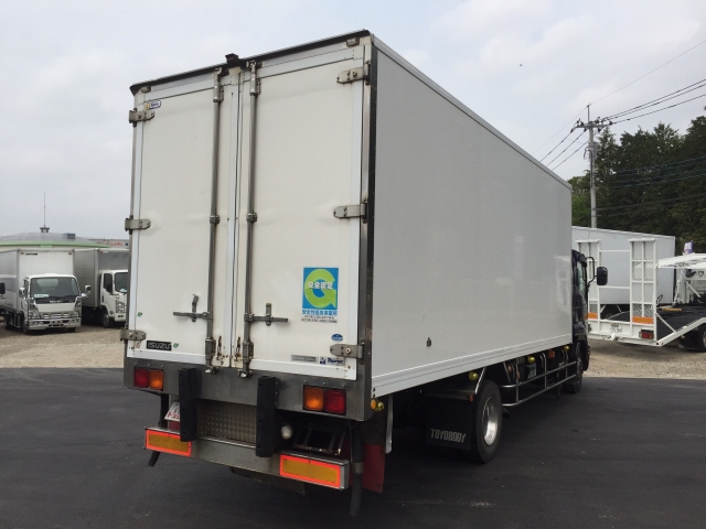 いすゞフォワード冷凍車（冷蔵車）中型（4t）[写真02]