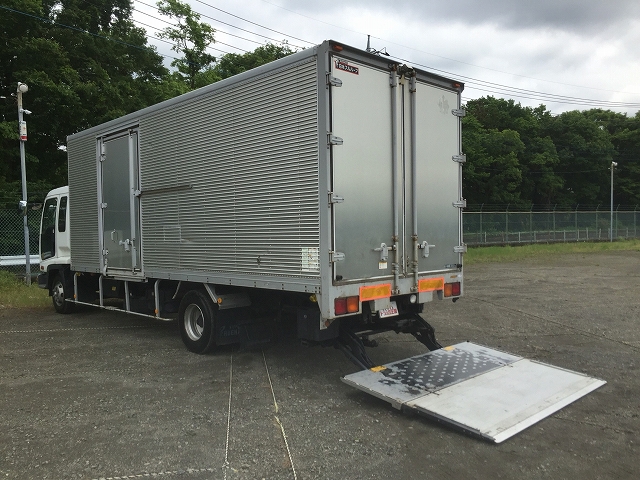 いすゞフォワードアルミバン中型（4t）[写真02]