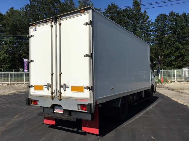 日野デュトロ冷凍車（冷蔵車）小型（2t・3t）[写真02]