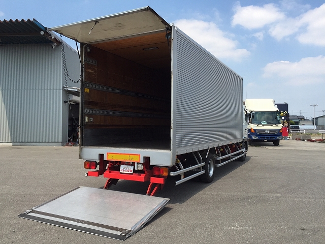 日野レンジャーアルミバン中型（4t）[写真02]