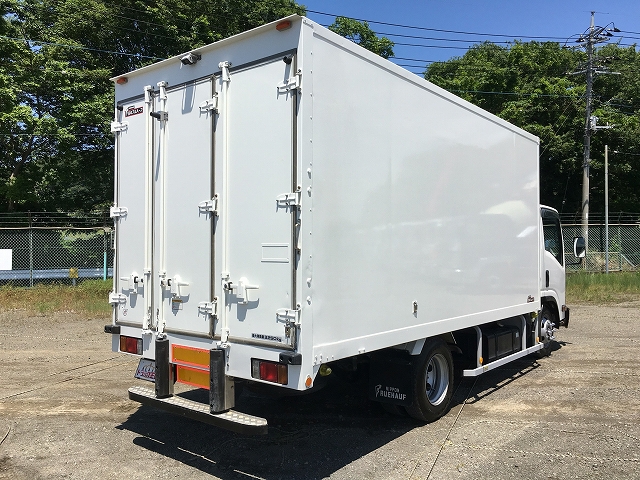 いすゞエルフ冷凍車（冷蔵車）小型（2t・3t）[写真02]