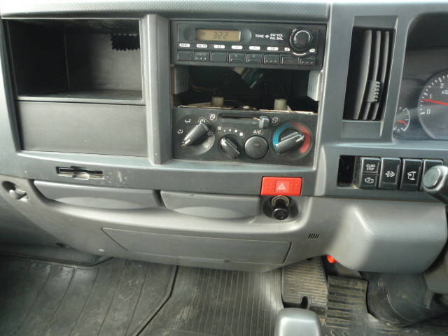 いすゞエルフ平ボディ小型（2t・3t）[写真15]