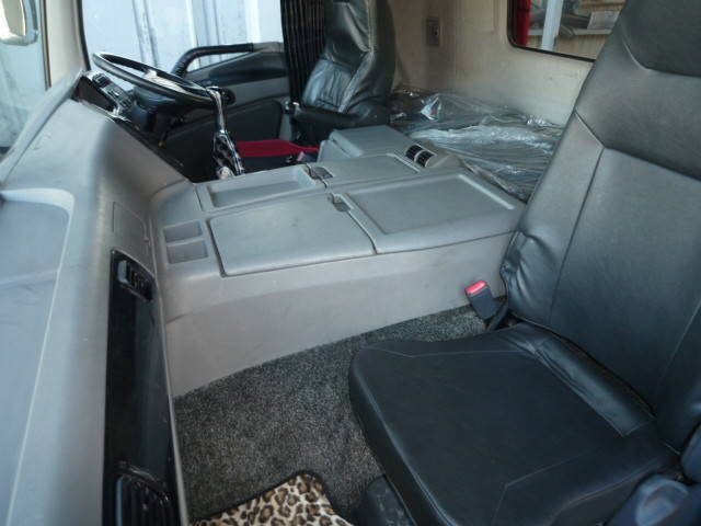 三菱ふそうスーパーグレートトレーラーヘッド（トラクターヘッド）大型（10t）[写真31]