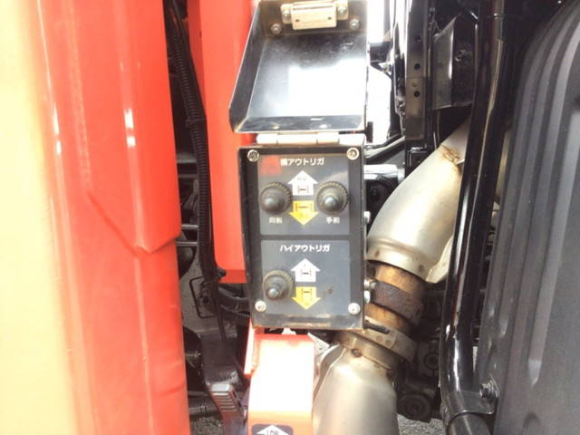 三菱ふそうスーパーグレートセルフクレーン4段大型（10t）[写真16]