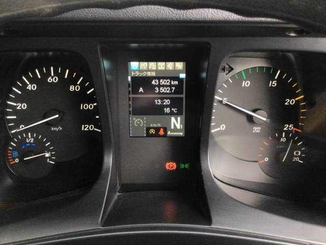 三菱ふそうスーパーグレートセルフクレーン4段大型（10t）[写真34]