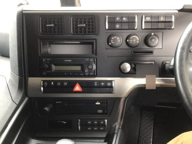 三菱ふそうスーパーグレートセルフクレーン4段大型（10t）[写真36]