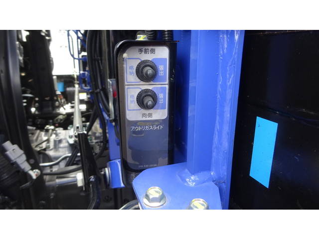 日野レンジャークレーン4段増トン（6t・8t）[写真15]