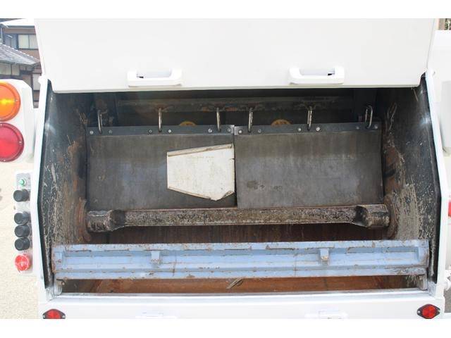 いすゞエルフパッカー車（塵芥車）小型（2t・3t）[写真17]