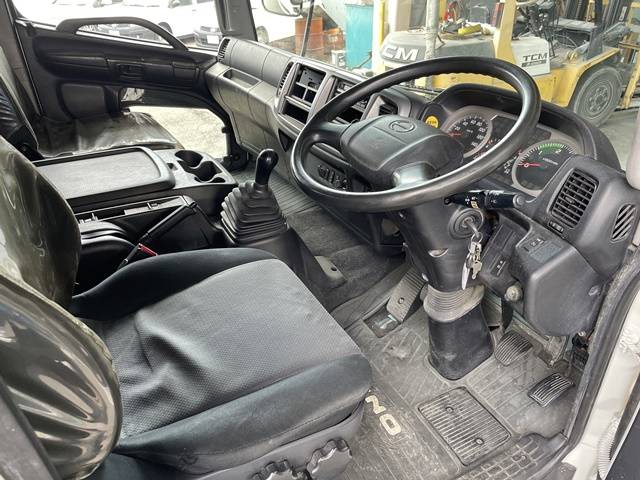 日野レンジャーアルミブロック増トン（6t・8t）[写真33]