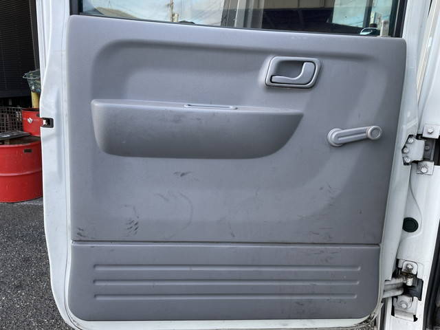 三菱ふそうキャンターガッツダブルキャブ（Wキャブ）小型（2t・3t）[写真22]