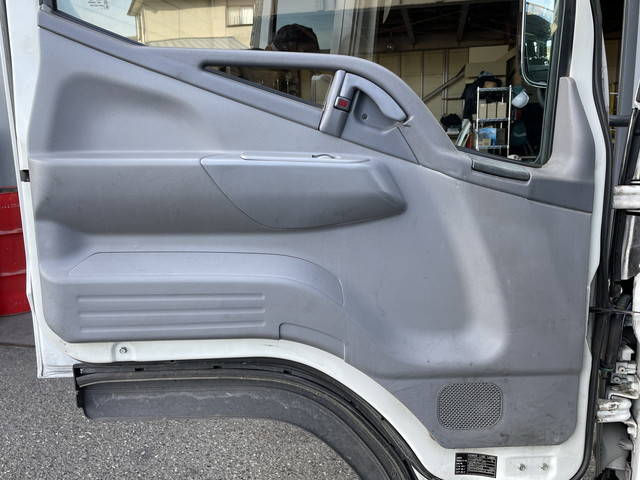 三菱ふそうキャンターガッツダブルキャブ（Wキャブ）小型（2t・3t）[写真29]