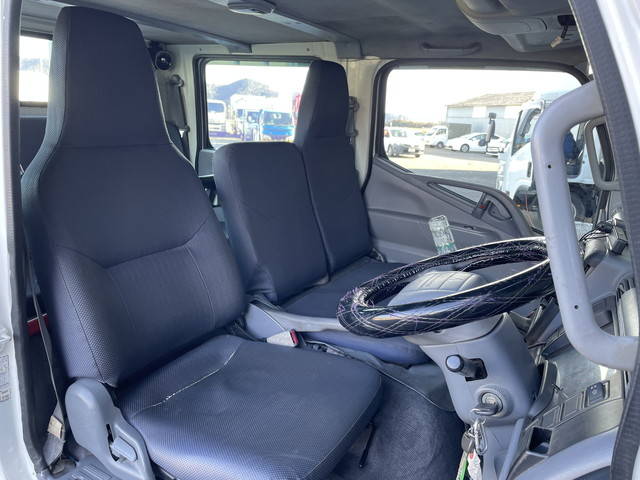 三菱ふそうキャンターガッツダブルキャブ（Wキャブ）小型（2t・3t）[写真34]