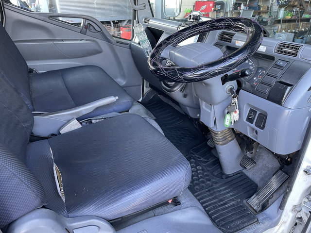 三菱ふそうキャンターガッツダブルキャブ（Wキャブ）小型（2t・3t）[写真35]