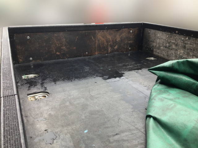 いすゞエルフ平ボディ小型（2t・3t）[写真10]