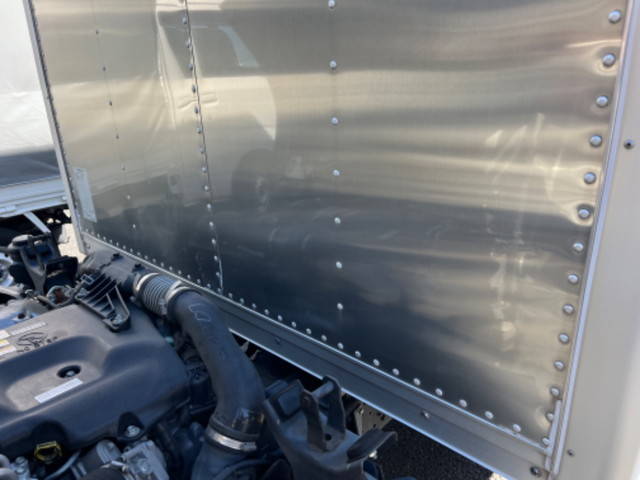 いすゞエルフアルミバン小型（2t・3t）[写真13]