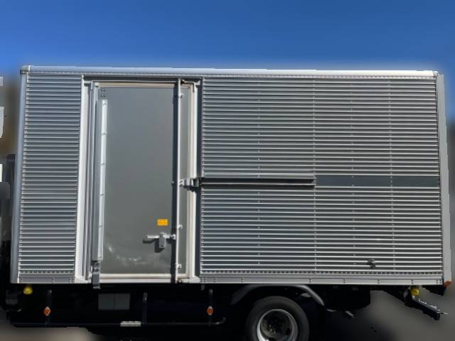 いすゞエルフアルミバン小型（2t・3t）[写真14]