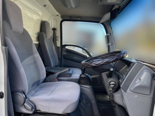 いすゞエルフアルミバン小型（2t・3t）[写真26]