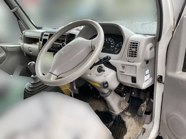 トヨタトヨエース幌車小型（2t・3t）[写真20]
