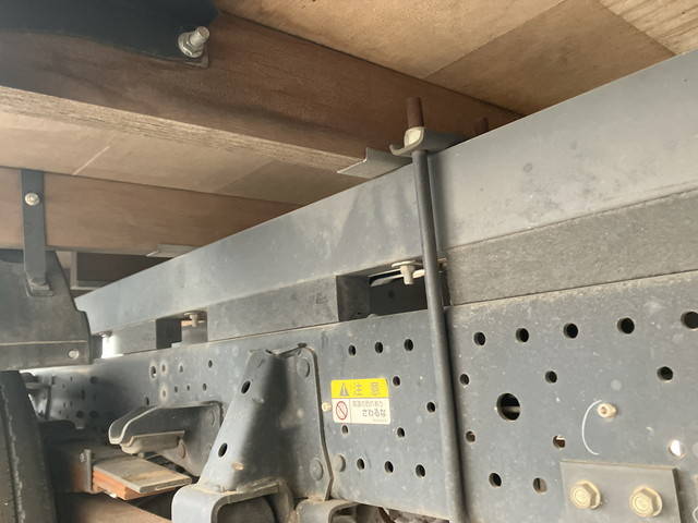 いすゞエルフ平ボディ小型（2t・3t）[写真18]