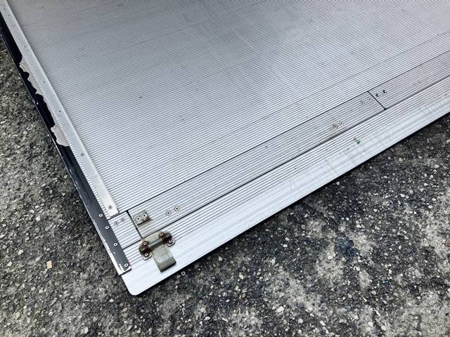 三菱ふそうファイターアルミウイング中型（4t）[写真12]