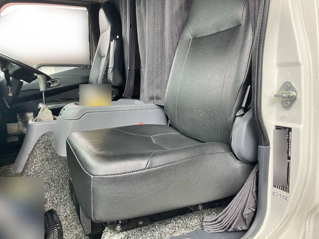 三菱ふそうファイターアルミウイング中型（4t）[写真28]