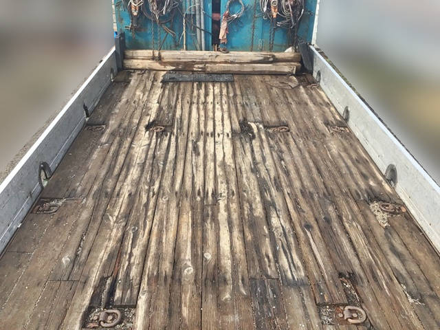 三菱ふそうファイターセルフクレーン4段増トン（6t・8t）[写真09]