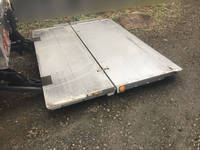 いすゞフォワード冷凍車（冷蔵車）中型（4t）[写真14]