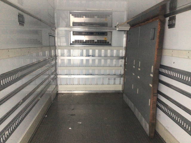 いすゞフォワード冷凍車（冷蔵車）中型（4t）[写真07]