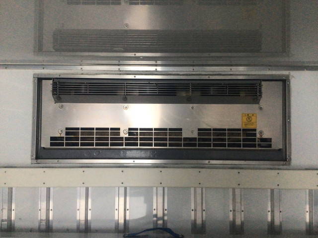 いすゞフォワード冷凍車（冷蔵車）中型（4t）[写真09]