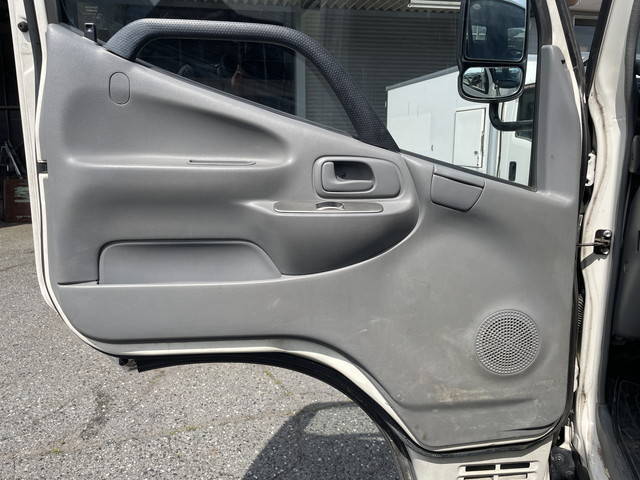 日野デュトロ平ボディ小型（2t・3t）[写真20]