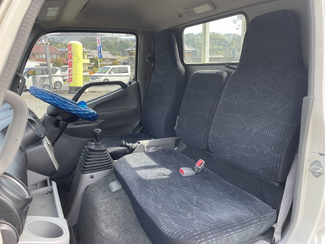 日野デュトロ平ボディ小型（2t・3t）[写真22]