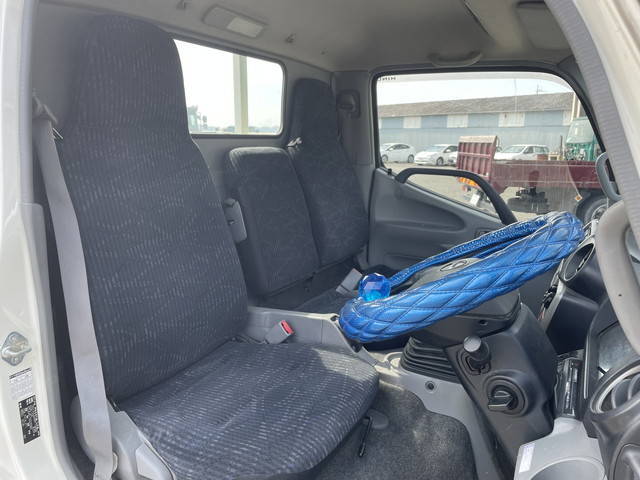 日野デュトロ平ボディ小型（2t・3t）[写真23]