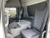 UDトラックスクオントレーラーヘッド（トラクターヘッド）大型（10t）[写真26]