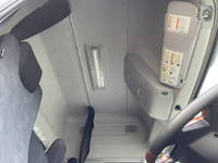 UDトラックスクオントレーラーヘッド（トラクターヘッド）大型（10t）[写真31]