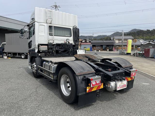 UDトラックスクオントレーラーヘッド（トラクターヘッド）大型（10t）[写真04]