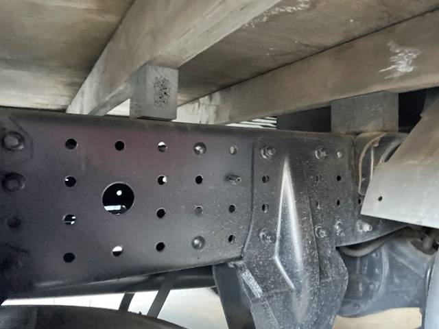 三菱ふそうキャンター平ボディ小型（2t・3t）[写真12]