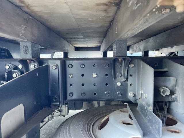 三菱ふそうキャンター平ボディ小型（2t・3t）[写真13]