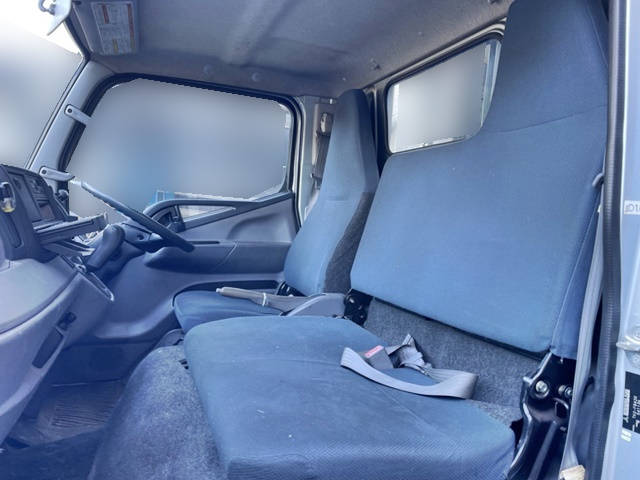 三菱ふそうキャンター平ボディ小型（2t・3t）[写真25]