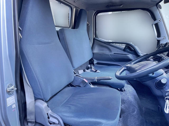 三菱ふそうキャンター平ボディ小型（2t・3t）[写真28]