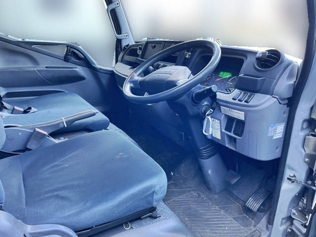 三菱ふそうキャンター平ボディ小型（2t・3t）[写真29]