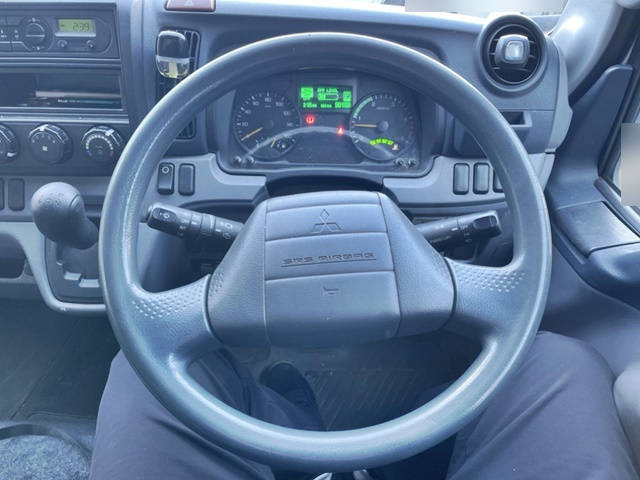 三菱ふそうキャンター平ボディ小型（2t・3t）[写真31]