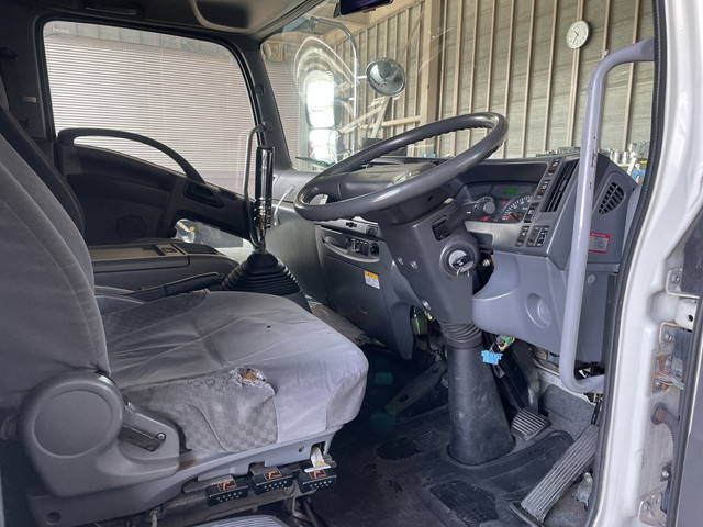 いすゞフォワードアルミウイング中型（4t）[写真30]