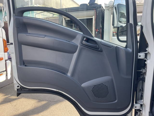 いすゞエルフ冷凍車（冷蔵車）小型（2t・3t）[写真27]