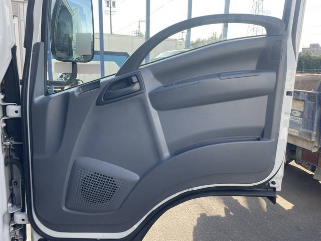 いすゞエルフ冷凍車（冷蔵車）小型（2t・3t）[写真28]