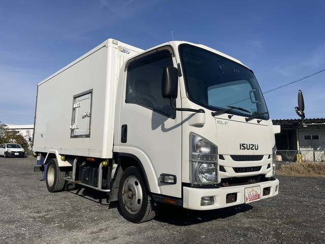 いすゞエルフ冷凍車（冷蔵車）小型（2t・3t）[写真03]