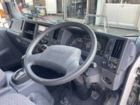 いすゞエルフ冷凍車（冷蔵車）小型（2t・3t）[写真33]