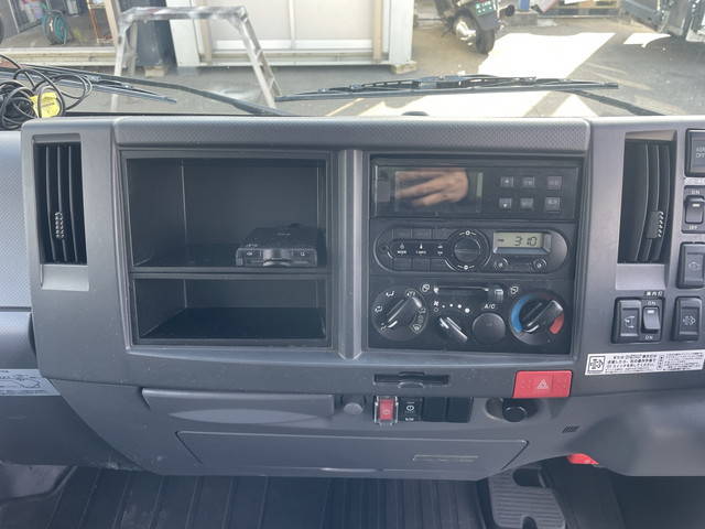 いすゞエルフ冷凍車（冷蔵車）小型（2t・3t）[写真36]