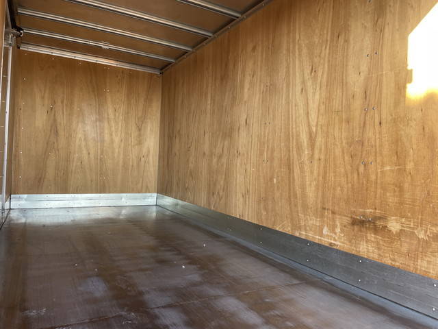 三菱ふそうキャンターアルミバン小型（2t・3t）[写真11]