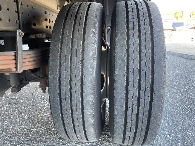 三菱ふそうキャンターアルミバン小型（2t・3t）[写真18]